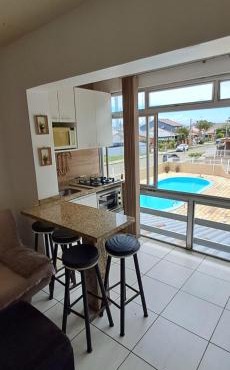 Apartamento com piscina, apenas 200 metros do mar