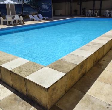 APARTAMENTO COM PISCINA 500mt DA PRAIA e 10 MINUTOS DE CUMBUCO
