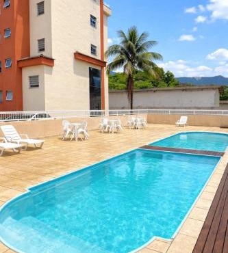 Apartamento com piscina e churrasqueira em Ubatuba