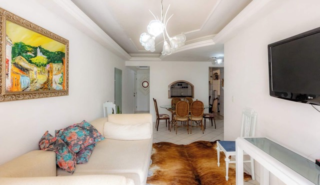 Apartamento com Varanda, Churrasqueira e Vista Mar
