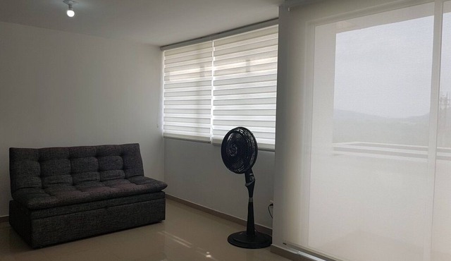 Apartamento, comodo cerca del Ecoparque con tobogan de agua y piscina con olas