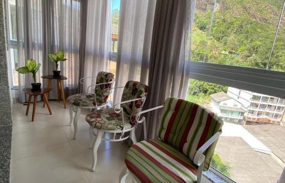 Apartamento completo no centro de Domingos Martins