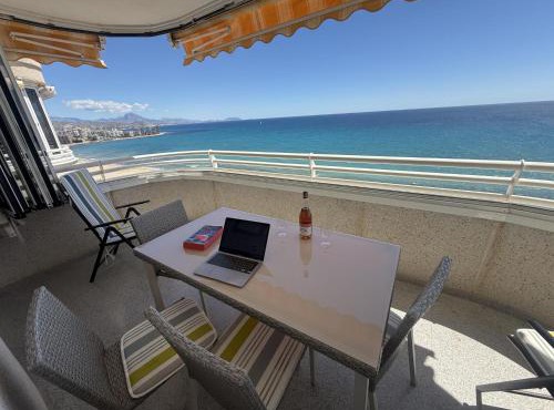 Apartamento con Espectaculares Vistas al Mar Muchavista by Turihome