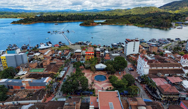 Apartamento con Jacuzzi Parque Guatape Antioquia