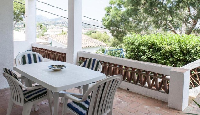 Apartamento con terraza, parking y jardín, a 300m de la playa - ES-228-40