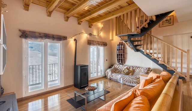 Apartamento 'Dúplex 13D' con vistas a la montaña y terraza privada