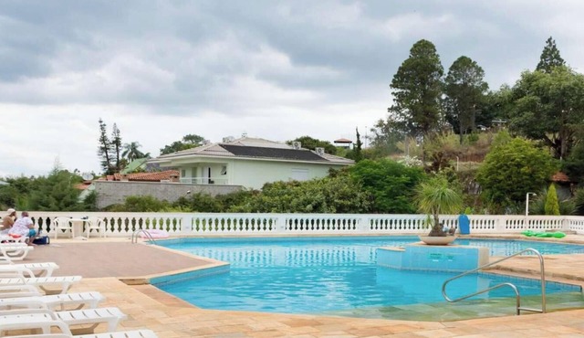 Apartamento em Serra Negra com Vista da Montanha