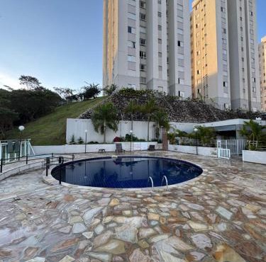 Apartamento moderno, completo e ótima localização