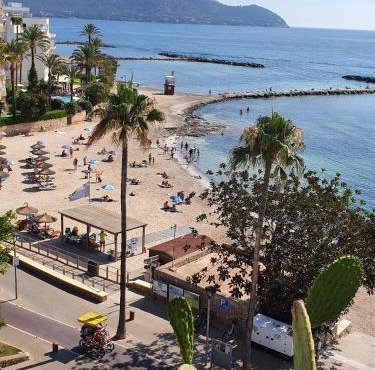 Apartamento Torre Bona - Seafront, 10 meters from the beach!
