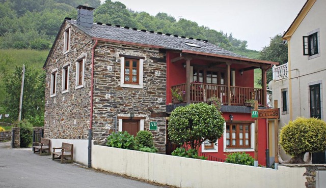 Apartamentos El Llago