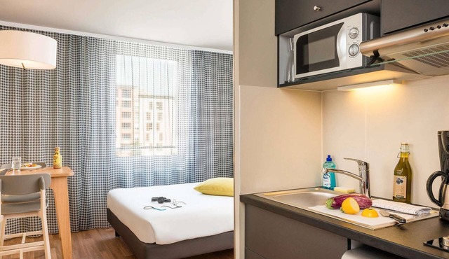 Aparthotel Adagio Access Paris Massy Gare TGV