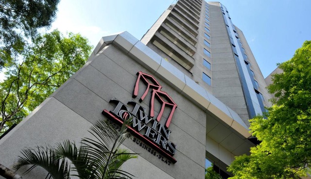 Aparthotel Twin Towers
