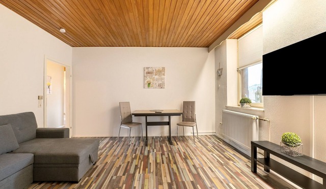 Apartment '9' with Private Terrace, Shared Garden and Wi-Fi