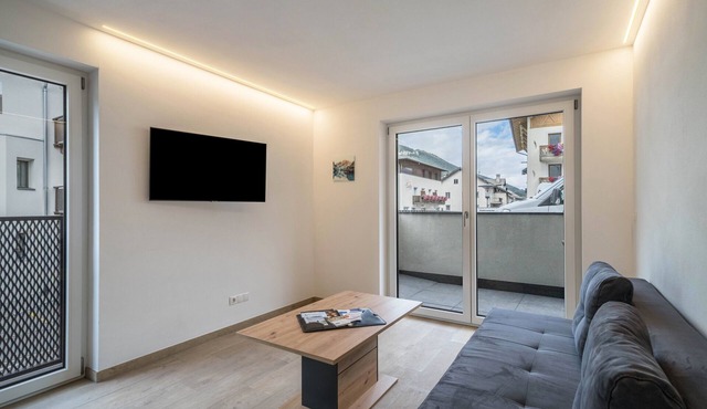 Apartment "Lamm 4" with Mountain View, Balcony & Wi-Fi