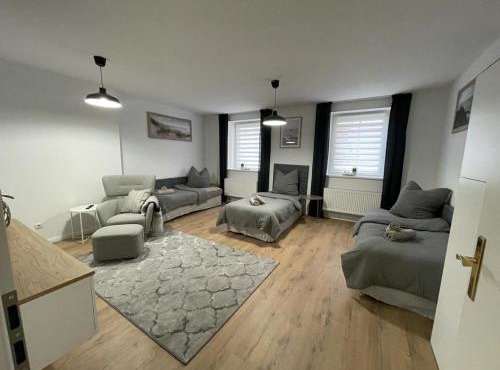 Apartment 1 am Werlsee, Grünheide Moderne Wohnung nahe Tesla, Werlsee, Parkplatz, WLAN, Küche