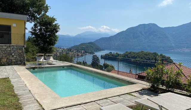 APARTMENT 1 RESIDENCE SALA COMACINA with pool & spa by Italian Apartments.