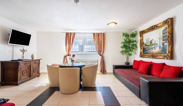 Apartment '1 Souterrain' with Private Garden and Wi-Fi