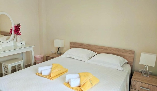 APARTMENT 12 KITION