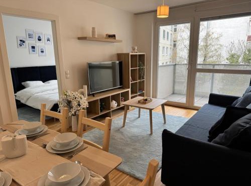 Apartment 1BR, Train Station, Central, Modern