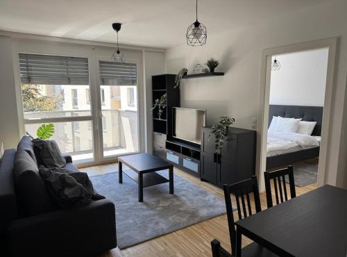 Apartment 1BR, Train Station, Central, Modern