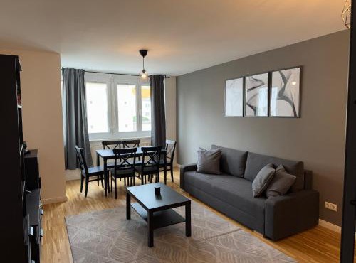 Apartment 1BR, Train Station, Central, Modern