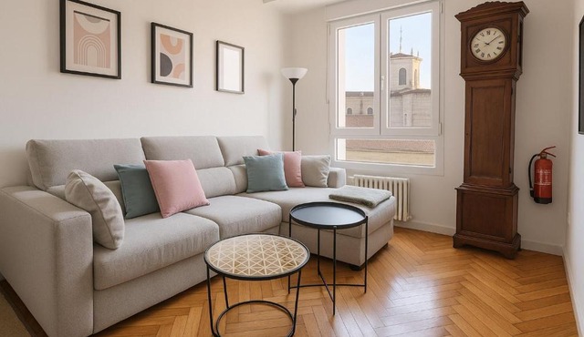 Apartment 2 next to the bay and cathedral