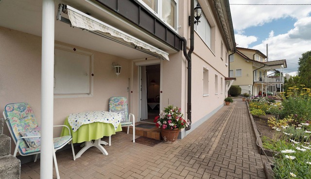 Apartment '2' with Private Terrace, Shared Garden and Wi-Fi