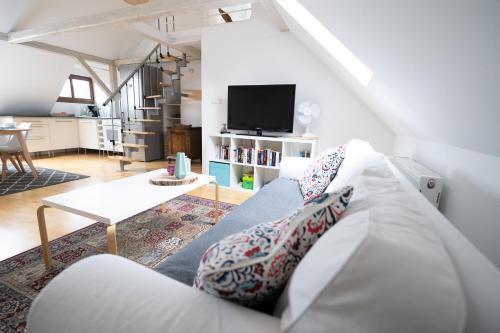 Apartment 27