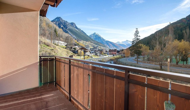 Apartment '3' with Mountain View, Shared Garden and Wi-Fi