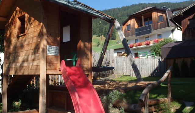Apartment '3' with Mountain View, Shared Garden and Wi-Fi