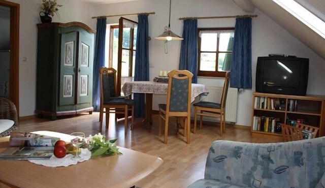 Apartment- 4 people, 50 square meters, top floor, balcony, near the lake, 4 stars