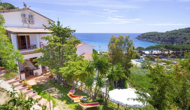 Apartment 5 Fetovaia, just 300 meters from the beach with private parking space