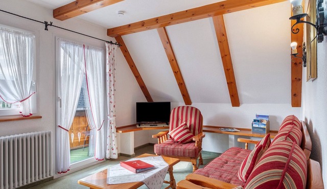 Apartment '5' with Mountain View, Shared Garden and Wi-Fi