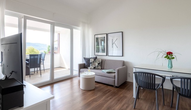 Apartment '5' with Shared Garden, Balcony and Wi-Fi