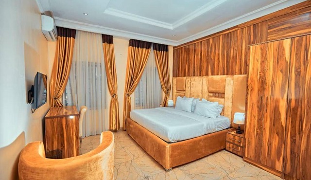 Apartment 550