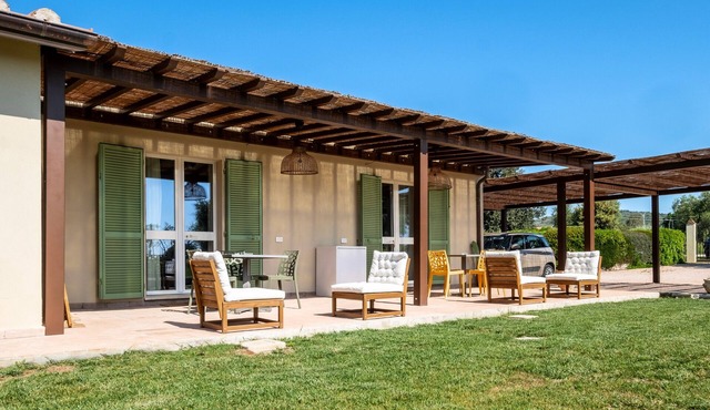 Apartment '6' with Shared Pool, Wi-Fi and Air Conditioning