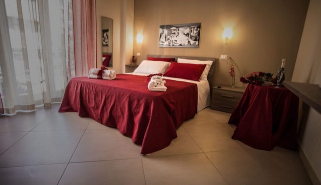 Apartment a stone's throw from the port