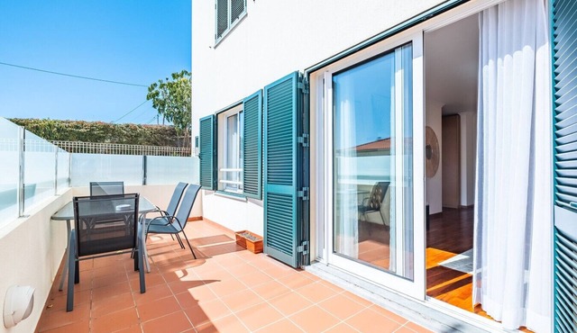 Apartment 'Accommodation By Caniço Vip' with Balcony and Wi-Fi