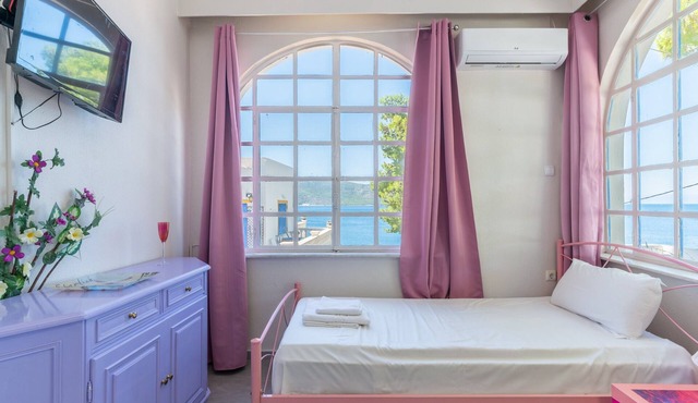 Apartment 'Afroditi' with Sea View, Wi-Fi and Air Conditioning