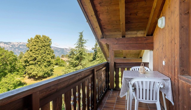 Apartment 'Aldeinerhof 2' with Mountain View, Shared Terrace and Wi-Fi