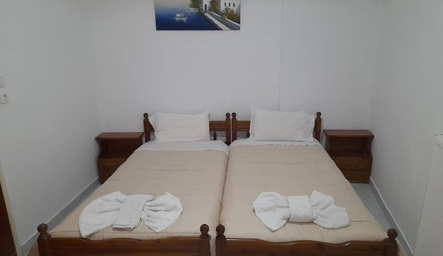 Apartment 'Alexandros' with Private Terrace, Wi-Fi and Air Conditioning