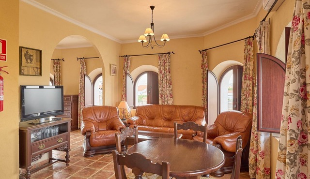 Apartment 'Alheli' with Balcony, Wi-Fi and Air Conditioning