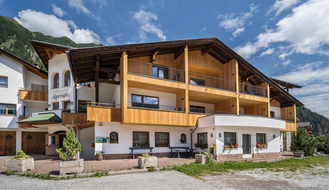 Apartment 'Alpenspitz Appartement Hocheck 2' with Mountain View, Shared Terrace and Wi-Fi