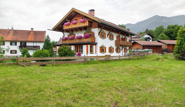 Apartment "Alpspitze" with Mountain View, Balcony & Wi-Fi
