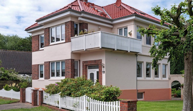 Apartment 'Am Deich' with Private Garden and Wi-Fi