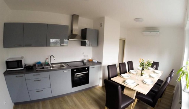 Apartment Andrej Gubčeva 2BR w/terrace, parking,100m2, ground Floor