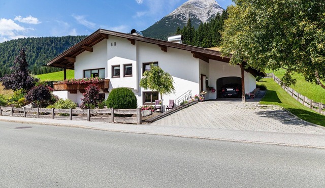Apartment "Anni" with Mountain View, Shared Terrace & Wi-Fi