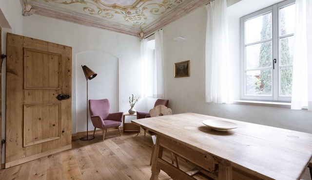 Apartment 'Ansitz Layshof Apt Hauskapelle' with Mountain View, Shared Garden and Wi-Fi