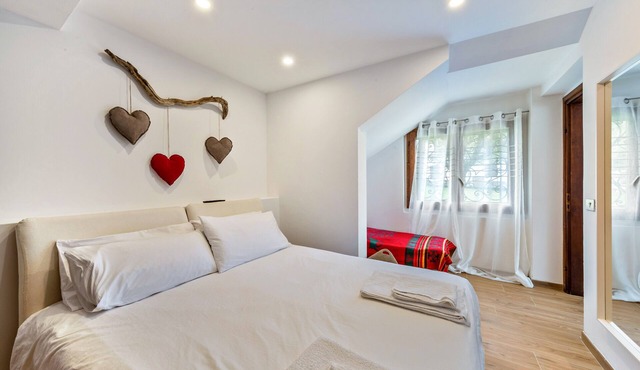 Apartment 'Appartamento Piano Terra 1' with Mountain View, Shared Garden and Wi-Fi