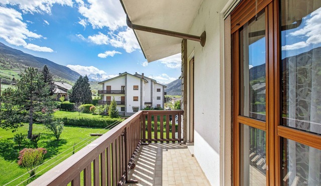 Apartment 'Appartamento Belvedere' with Mountain View, Shared Garden and Balcony